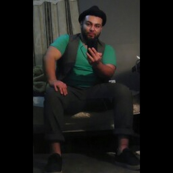 Meet your Posher, Lorenzo - Picture 1 of 1